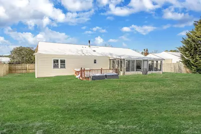 68 Sequoia Way, Holbrook, NY 11741 - Photo 5