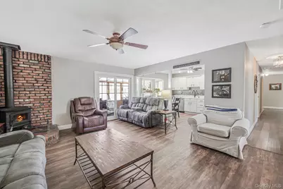 68 Sequoia Way, Holbrook, NY 11741 - Photo 11