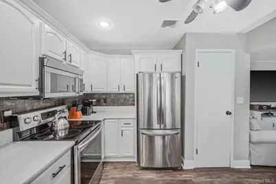 68 Sequoia Way, Holbrook, NY 11741 - Photo 15