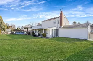 7 Marlowe Pl, Greenlawn, NY 11740 - Photo 5