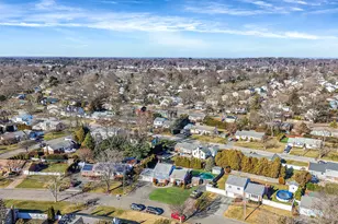 7 Marlowe Pl, Greenlawn, NY 11740 - Photo 7