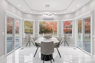 717 W Montauk Highway, Bay Shore, NY 11706 - Photo 17