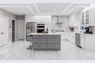 717 W Montauk Highway, Bay Shore, NY 11706 - Photo 13