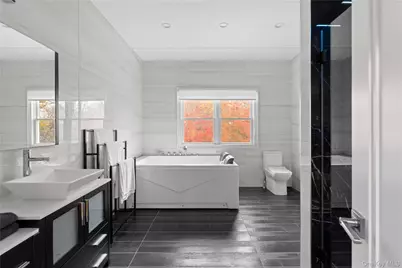 717 W Montauk Highway, Bay Shore, NY 11706 - Photo 27