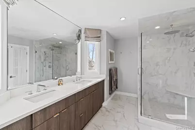 25 Pond Park Road, Great Neck, NY 11023 - Photo 27