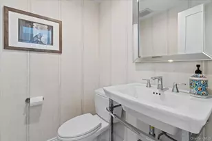 25 Pond Park Rd, Great Neck, NY 11023 - Photo 3