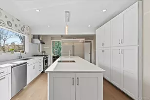 25 Pond Park Rd, Great Neck, NY 11023 - Photo 19