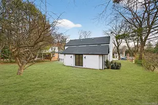 199 Salem Rd, East Hills, NY 11577 - Photo 33