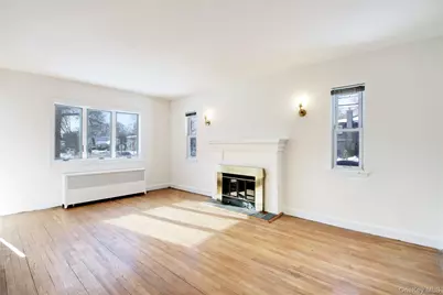814 Benris Avenue, Franklin Square, NY 11010 - Photo 5