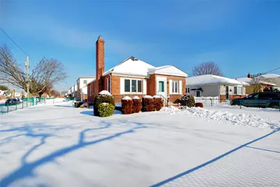 814 Benris Avenue, Franklin Square, NY 11010 - Photo 3