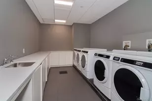 77 Charlton St, New York, NY 10014 - Photo 29