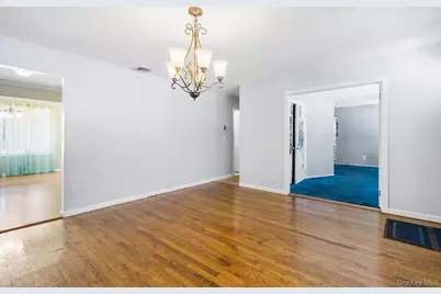 211 Oswego Avenue, Medford, NY 11763 - Photo 11