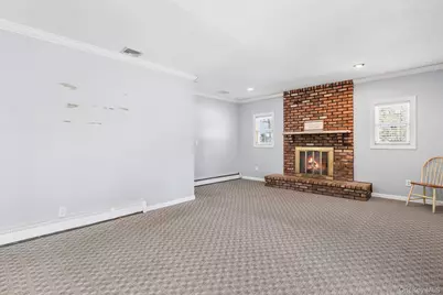 211 Oswego Avenue, Medford, NY 11763 - Photo 7