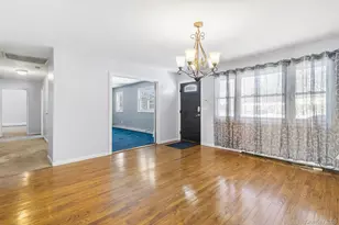 211 Oswego Ave, Medford, NY 11763 - Photo 5