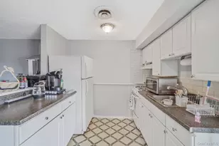 60 Liberty Ave, North Babylon, NY 11703 - Photo 21