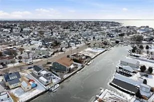 76 Alhambra Rd, Massapequa, NY 11758 - Photo 23