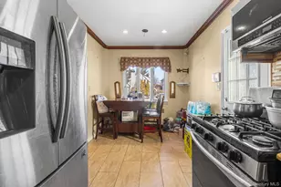 938 Wallace Ave, Baldwin, NY 11510 - Photo 3