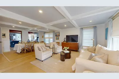 15 Walnut Avenue, East Quogue, NY 11942 - Photo 17