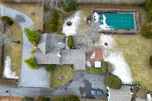 15 Walnut Ave, East Quogue, NY 11942 - Photo 3