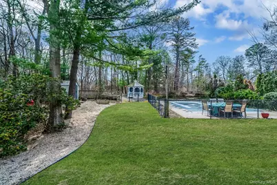 76 Hollywood Avenue, Selden, NY 11784 - Photo 15