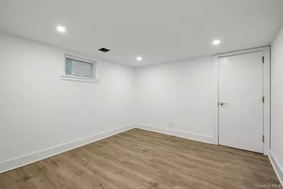 319 Wagner Avenue, Mamaroneck, NY 10543 - Photo 17