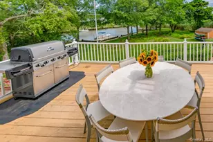 27 W Tiana Rd, Hampton Bays, NY 11946 - Photo 11