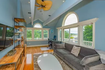 27 W Tiana Road, Hampton Bays, NY 11946 - Photo 15