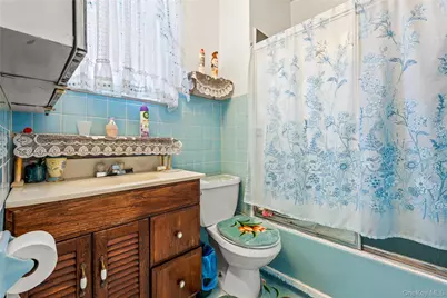 19512 McLaughlin Avenue, Hollis, NY 11423 - Photo 7