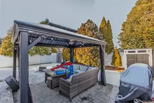 36 Hart St, Farmingdale, NY 11735 - Photo 33