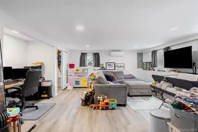 36 Hart Street, Farmingdale, NY 11735 - Photo 23