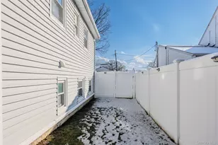 36 Hart St, Farmingdale, NY 11735 - Photo 37