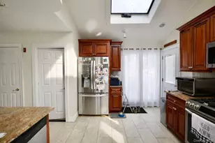 32 St Marks Pl, Massapequa, NY 11758 - Photo 11