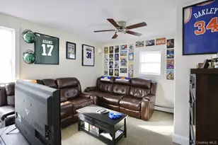 32 St Marks Pl, Massapequa, NY 11758 - Photo 17