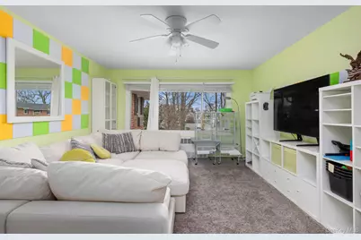 285 Edmunton #16, North Babylon, NY 11703 - Photo 5