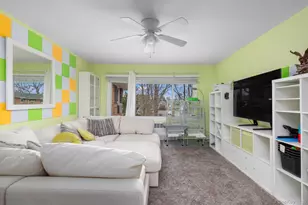 285 Edmunton, North Babylon, NY 11703 - Photo 5