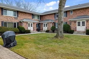 285 Edmunton, North Babylon, NY 11703 - Photo 3