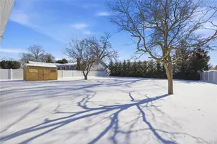 78 Roslyn St, Islip Terrace, NY 11752 - Photo 25