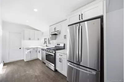 78 Roslyn Street, Islip Terrace, NY 11752 - Photo 7