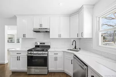 78 Roslyn Street, Islip Terrace, NY 11752 - Photo 17