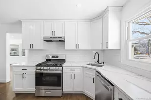 78 Roslyn St, Islip Terrace, NY 11752 - Photo 17