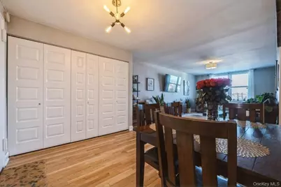 54-40 Little Neck Parkway #6M, Little Neck, NY 11362 - Photo 5