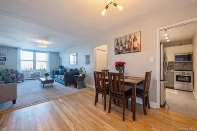 54-40 Little Neck Parkway #6M, Little Neck, NY 11362 - Photo 5