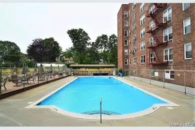 54-40 Little Neck Parkway #6M, Little Neck, NY 11362 - Photo 25