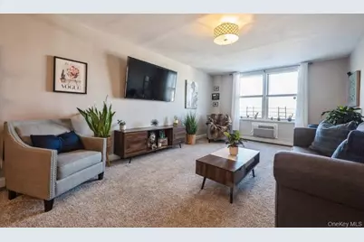 54-40 Little Neck Parkway #6M, Little Neck, NY 11362 - Photo 11