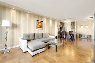 61-20 Grand Central Pkwy, Forest Hills, NY 11375 - Photo 11