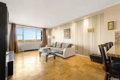 61-20 Grand Central Parkway #A804, Forest Hills, NY 11375 - Photo 9