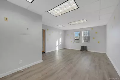 434 White Plains Road, Eastchester, NY 10709 - Photo 5