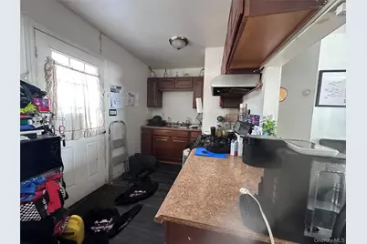 71 Macarthur Avenue, Brentwood, NY 11717 - Photo 3