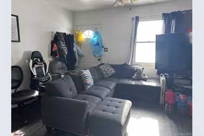 71 Macarthur Avenue, Brentwood, NY 11717 - Photo 15