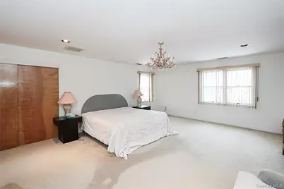 28 Polo Road, Great Neck, NY 11023 - Photo 17